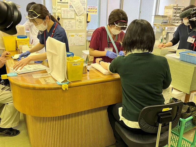 フォーネスビジュアス検査 採血.jpg